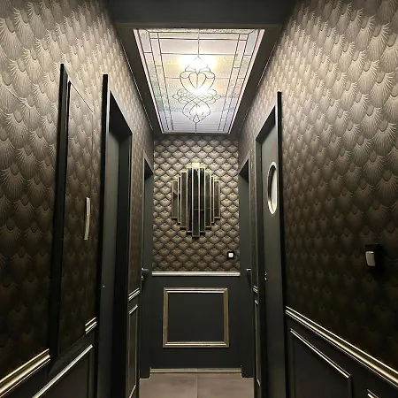 La 1920 - Jacuzzi Prive & Donjon