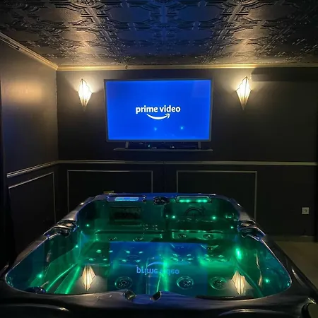 La 1920 - Jacuzzi Prive & Donjon *