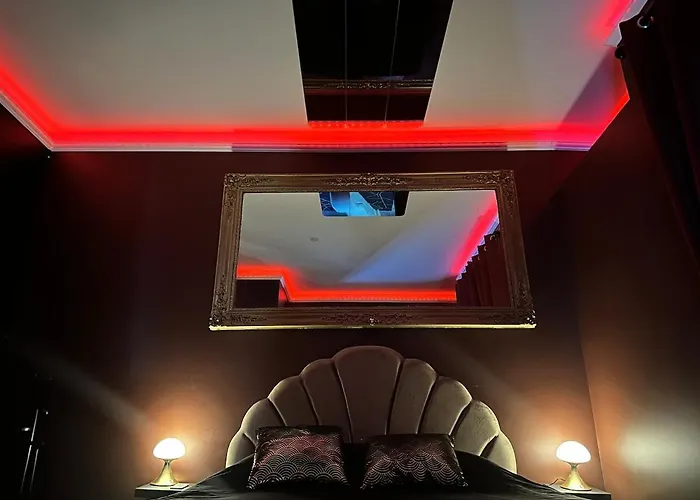 La 1920 - Jacuzzi Prive & Donjon דירה Gougenheim