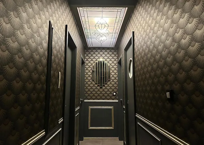 La 1920 - Jacuzzi Prive & Donjon