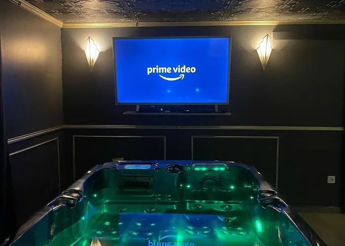 La 1920 - Jacuzzi Prive & Donjon *